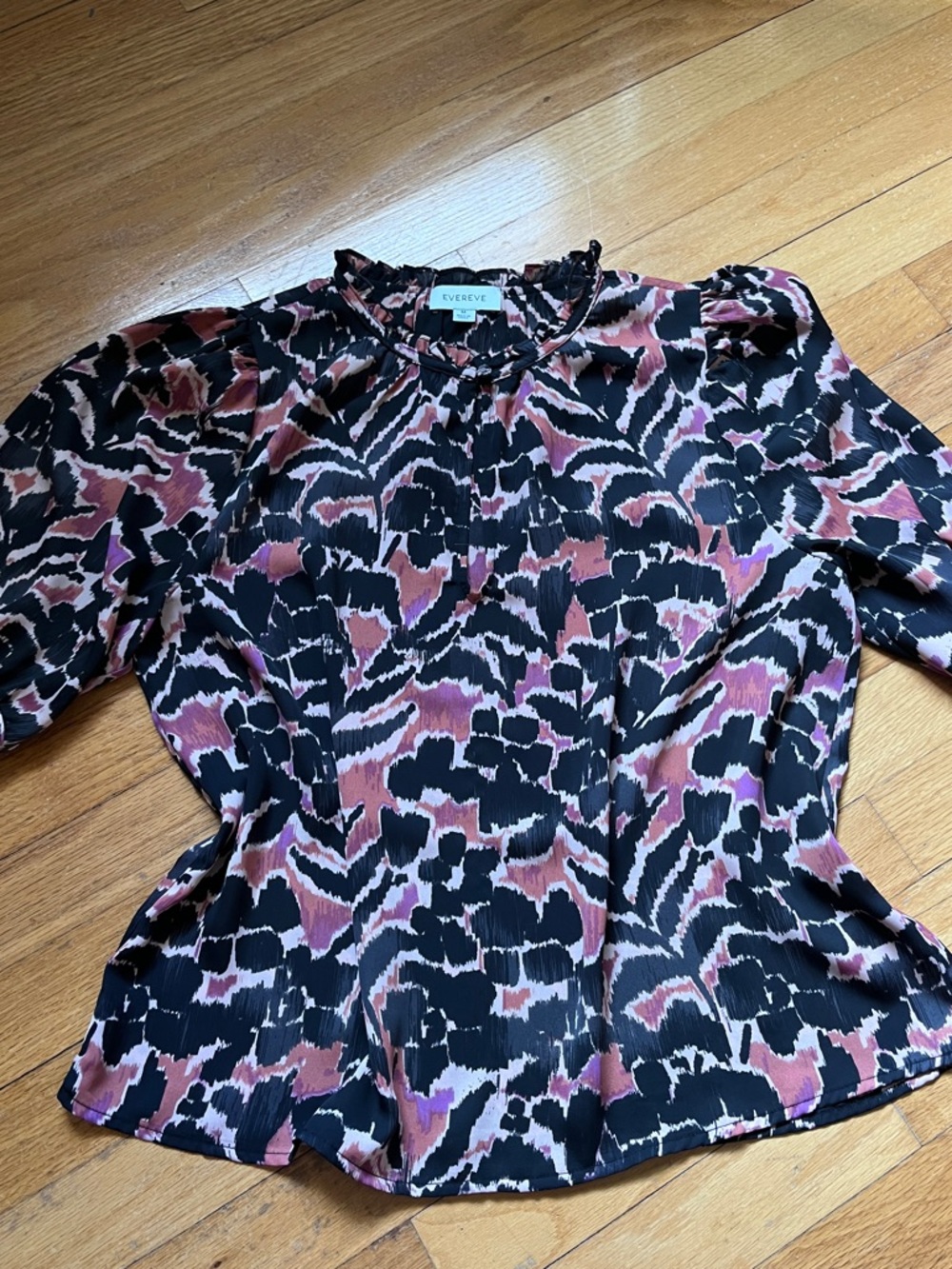 EVEREVE Size M Abstract Print Women's Blouse